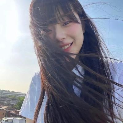 战火下的小花